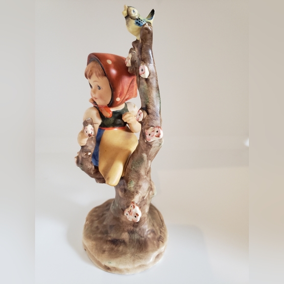 Hummel Apple Tree Girl #141 Crown TMK-1 - Picture 9 of 10